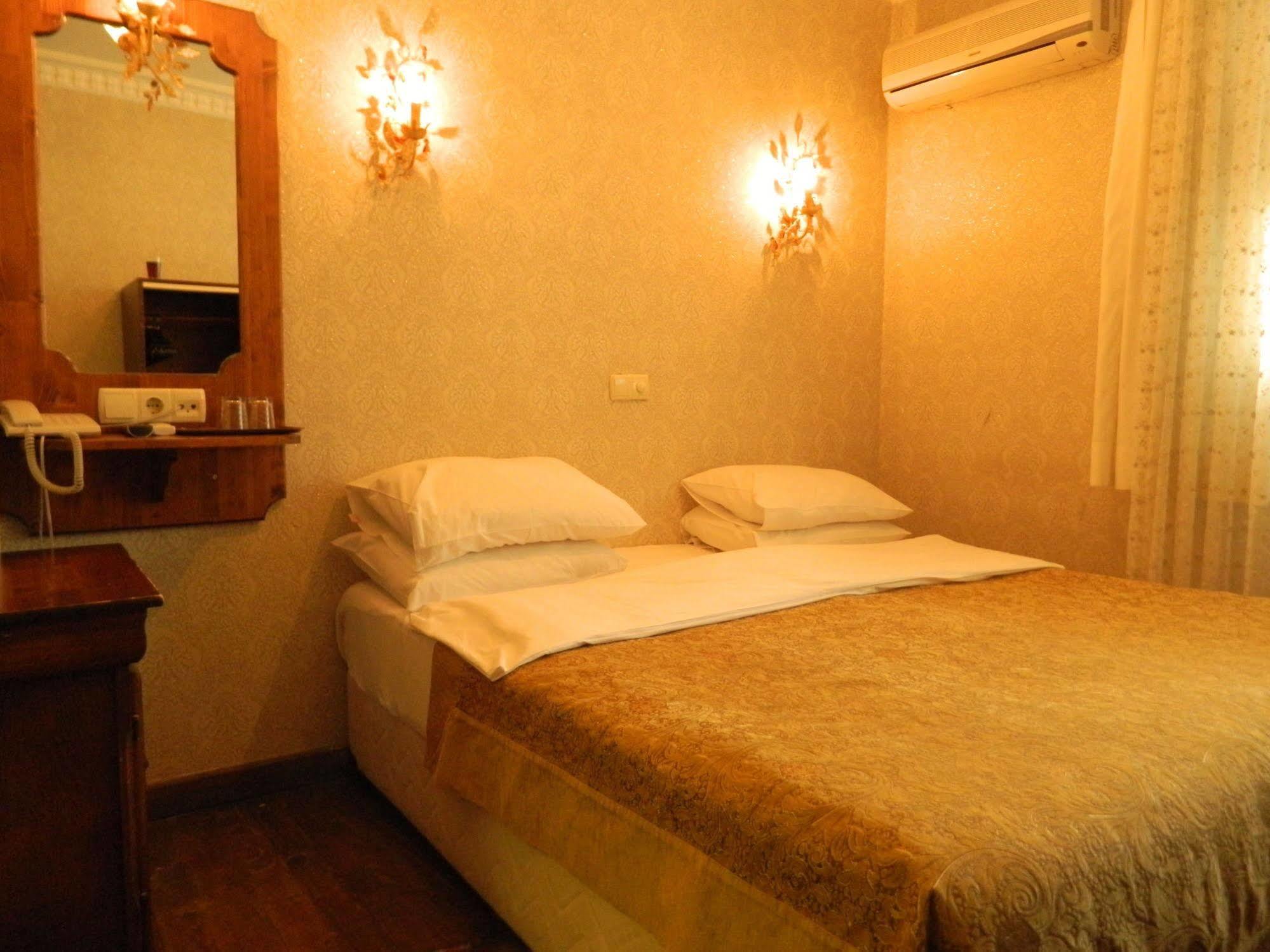 Apricot Hotel Istanboel Buitenkant foto